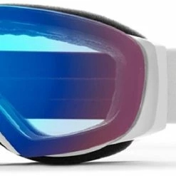 Smith I/O MAG S ChromaPop Photochromic Snow Goggles with gogglesoc - Women's