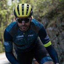 Smith Network MIPS High-Viz Bike Helmet -Deals Yakima Shop 6ed6f40b d8af 4536 85e2 afe5ab3fc293