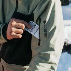 Burton AK GORE-TEX Cyclic Jacket - Men's -Deals Yakima Shop 7353ce5c 65a3 4b3b b68b b1124809a767